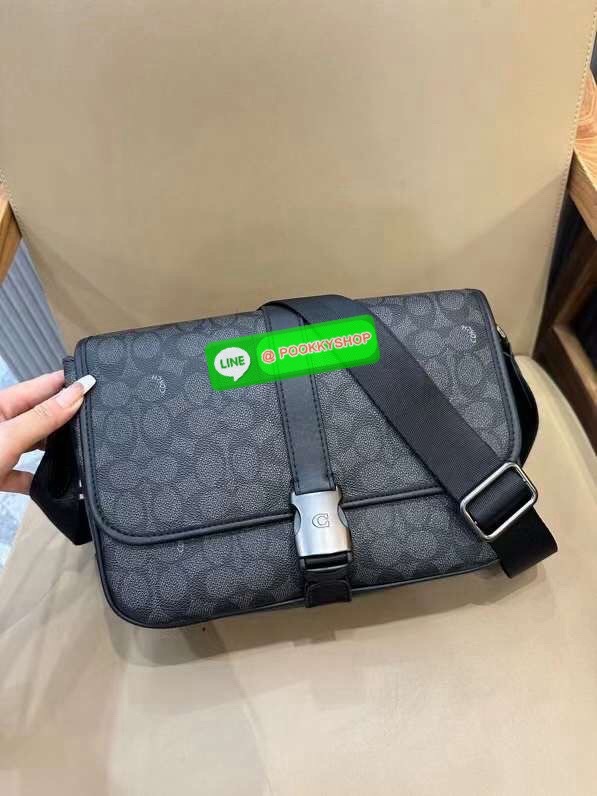 Coach League Messenger Bag PRODUCT DETAILS Smooth leather Inside multifunction pockets Speedclip closure, fabric lining Outside open pocket