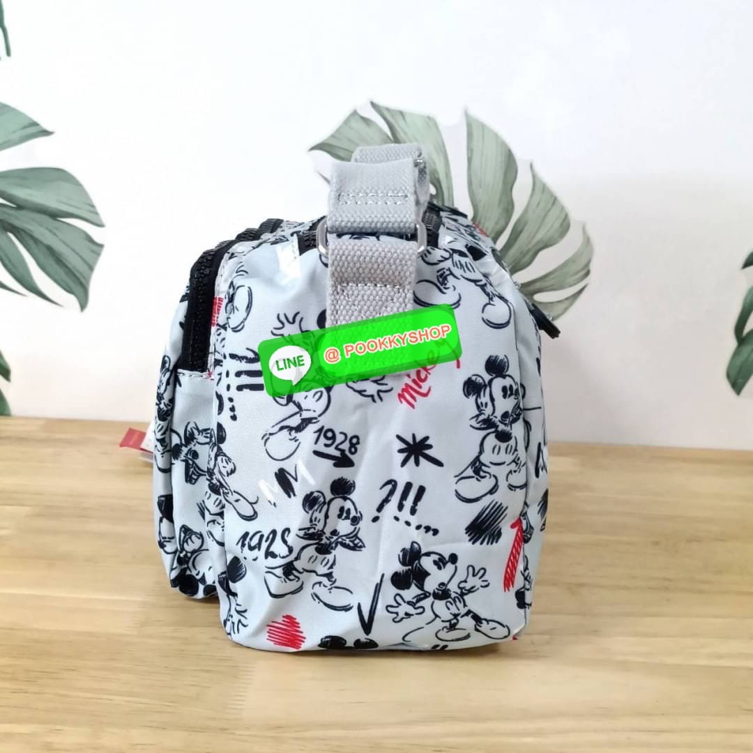 KIPLING RETH CROSSBODY BAG ซับในตาราง วัสดุ Nylon +polyester กระเป๋าสะพายข้างหรือ สะพาย Crossbody ได้ ช่องหน้าเปิด-ปิด ด้วยซิป พร้อมช่องแยกบ่อยด้านข้าง ช่องหลัก 2 ช่อง ด้านในโล่งกว้าง สามารถจุสัมภาระได้เยอะ พร้อมช่องซิปหลัง สายสะพายปรับระดับสั้น-ยาว ได้ f