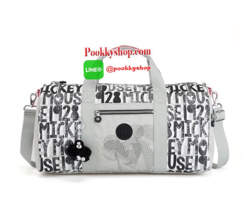 Kipling Disney's 90 Years Of Mickey Mouse Duffel Bag (TAGALONG) กระเป๋าถือใบใหญ่ ด้านหน้าและด้านข้างมีช่องซิปใส่ของจุกจิก เปิดปิดด้วยซิปเดียวด้านบน ใบใหญ่ ใส่เสื้อผ้าออกทริป เล่นกีฬาได้หลายชุด มาพร้อมสายสะพาย ใบเดียวทั้งเที่ยว ทั้งเล่นกีฬา ห้ามพลาดนะ