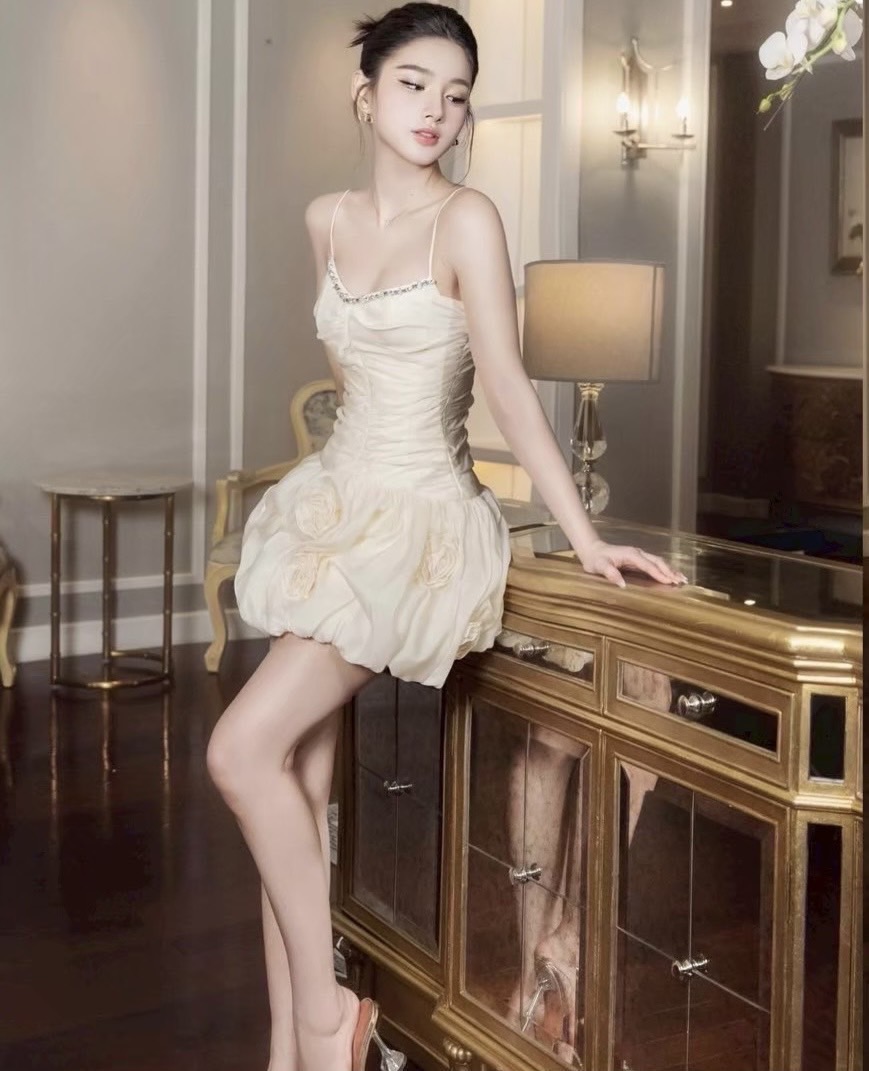 เดรสแฟชั่น ชุดเดรส สไตล์สาวเวียด สีชุดคือสวยลูกคุณหนูมากๆค่ะ