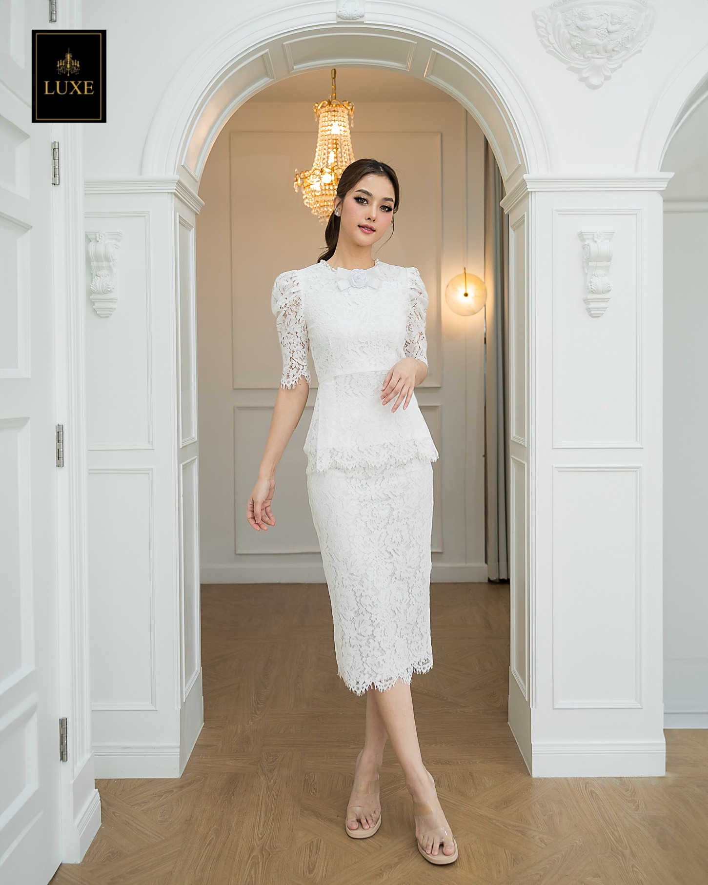 ชุดเซทแฟชั่น เซ็ทเสื้อคอกลมแขนสั้น+กระโปรงทรงสอบ