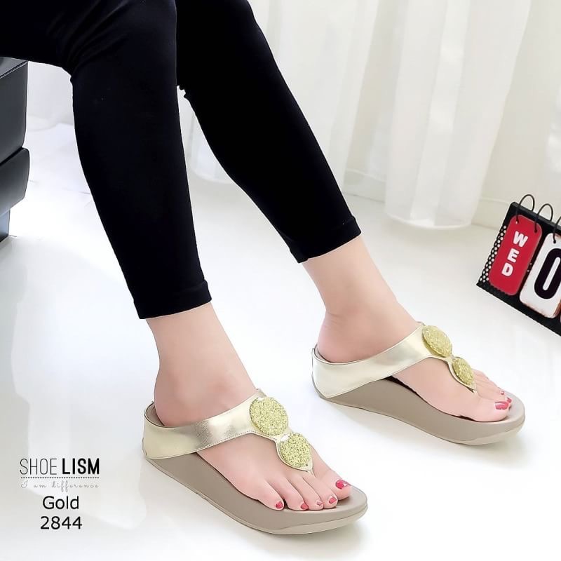 งานใหม่ล่าสุด สวยต้องร้องว้าว ฟินระดับ 10 รองเท้าพื้นสุขภาพ วัสดุพียูนิ่ม ดีเทลสายคีบเพชรสุดหรู พื้นนิ่ม ใส่สบาย ที่กล้าการันตรีความนิ่ม ดีไซน์เกร๋ใส่ได้ตลอดไม่มีเอ้าท์คร้าา!!