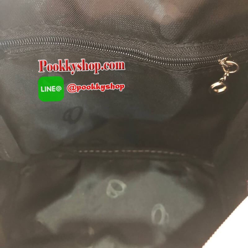 STARBUCKS BACKPACK กระเป๋าเป้สุดน่ารัก ขนาดกำลังพอเหมาะสำหรับใส่ของระหว่างวัน และช่องจัดเก็บอีกหลากหลายรูปแบบ ดีไซน์สวยนับเป็นอีกหนึ่งกระเป๋าเป้ที่พร้อมให้คุณได้สะพายออกไปข้างนอกได้ทุกวันอย่างมั่นใจ เพราะแมทช์เข้ากับทุกลุค รุ่นนี้แนะนำเลยค่า