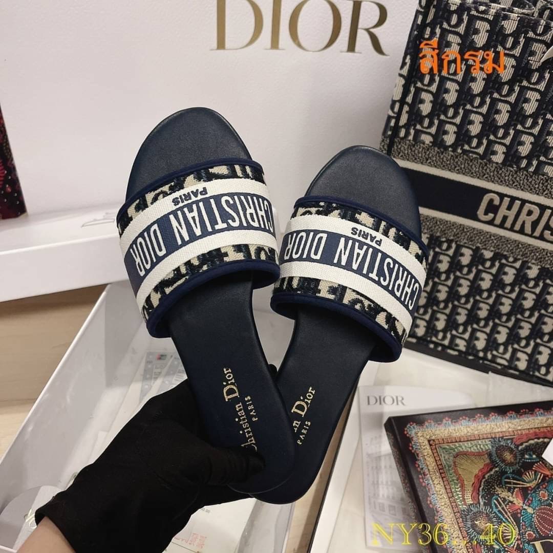 งานแตะ คาดChristian Dior สวยม้ากค่า พื้นนิ่มสุดๆน้า มาใหม่ค้า พื้นปั๊ม ใส่สบายจ้า