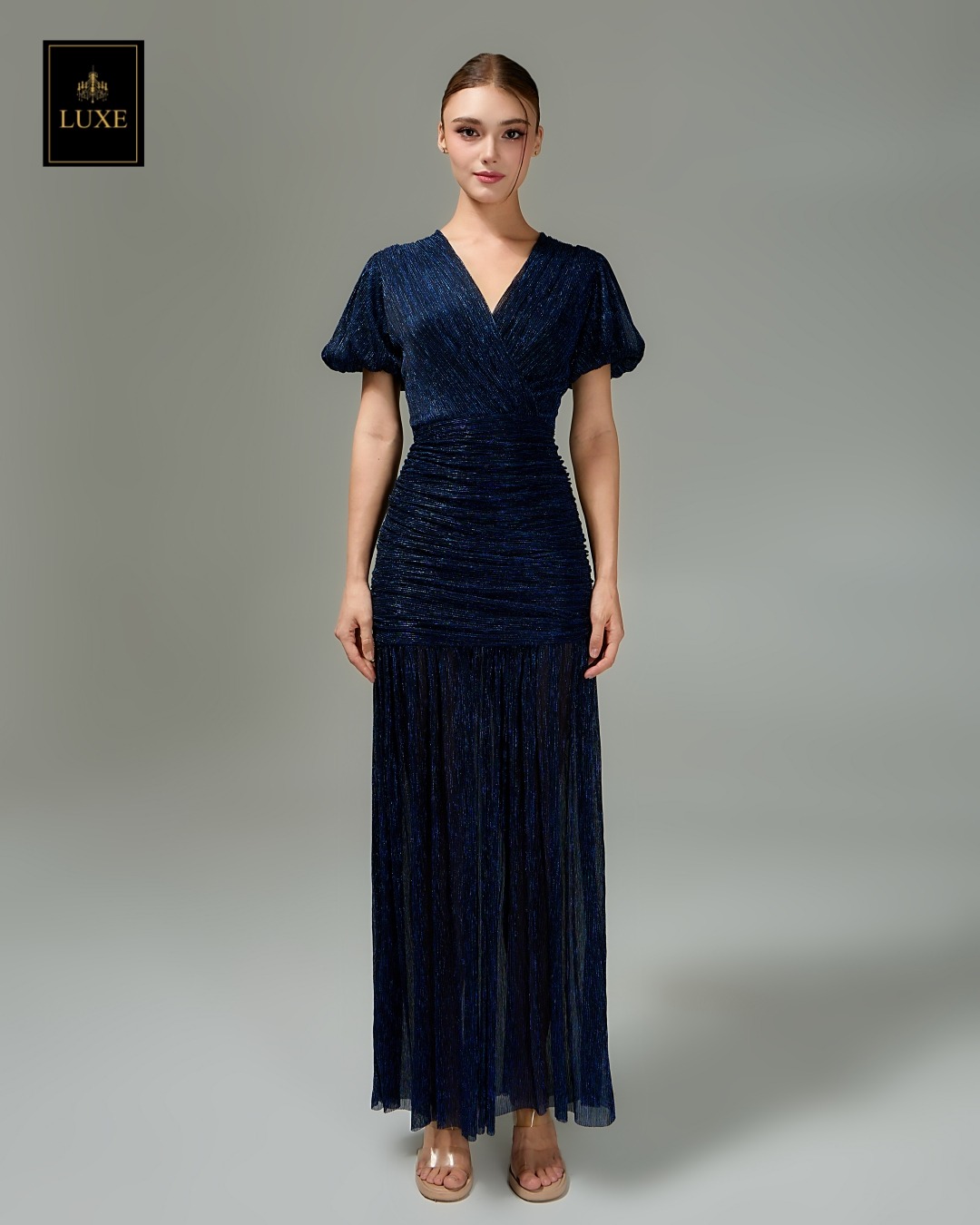 เดรสแฟชั่น แม็กซี่เดรสเสื้อคอวีป้าย แขนบอลลูน กระโปรงรูดเข้ารูปตรงสะโพก