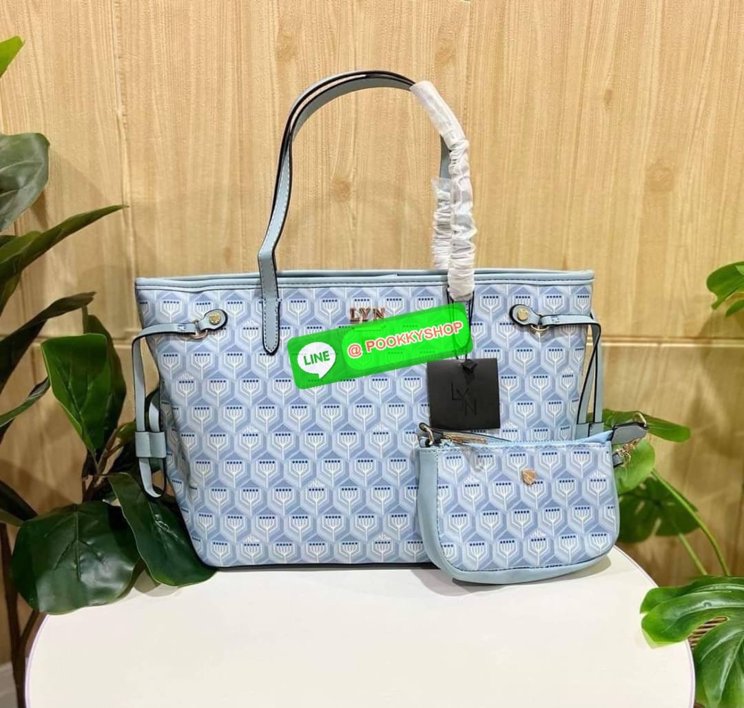 Lyn สะพายข้าง ทรงช็อปปิ้ง ใบใหญ่ใส่ของได้เยอะ มาพร้อมใบลูก 1 ใบนะคะ โทนสีพาสเทล น่ารักน่าใช้มากค่า