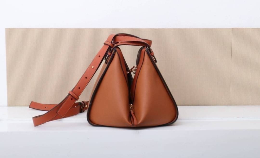 มาอีกรอบละจร้าาา Hammock รุ่นนี้ถามกันไม่เลิก เลยตั้งใจผลิตมาอีกครั้ง สวยๆทุกสี งายดีสวยเนี๊ยบทรงแป๊ะมาก พิเศษ..เลยจร้า แถมฟรี !! ตัวห้อยกุ้งน้อย เพิ่มความโดดเด่นขึ้นไปอีก ... งานนี้รับรองไม่ผิดหวัง ดีเทลรายละเอียดสวยมาก