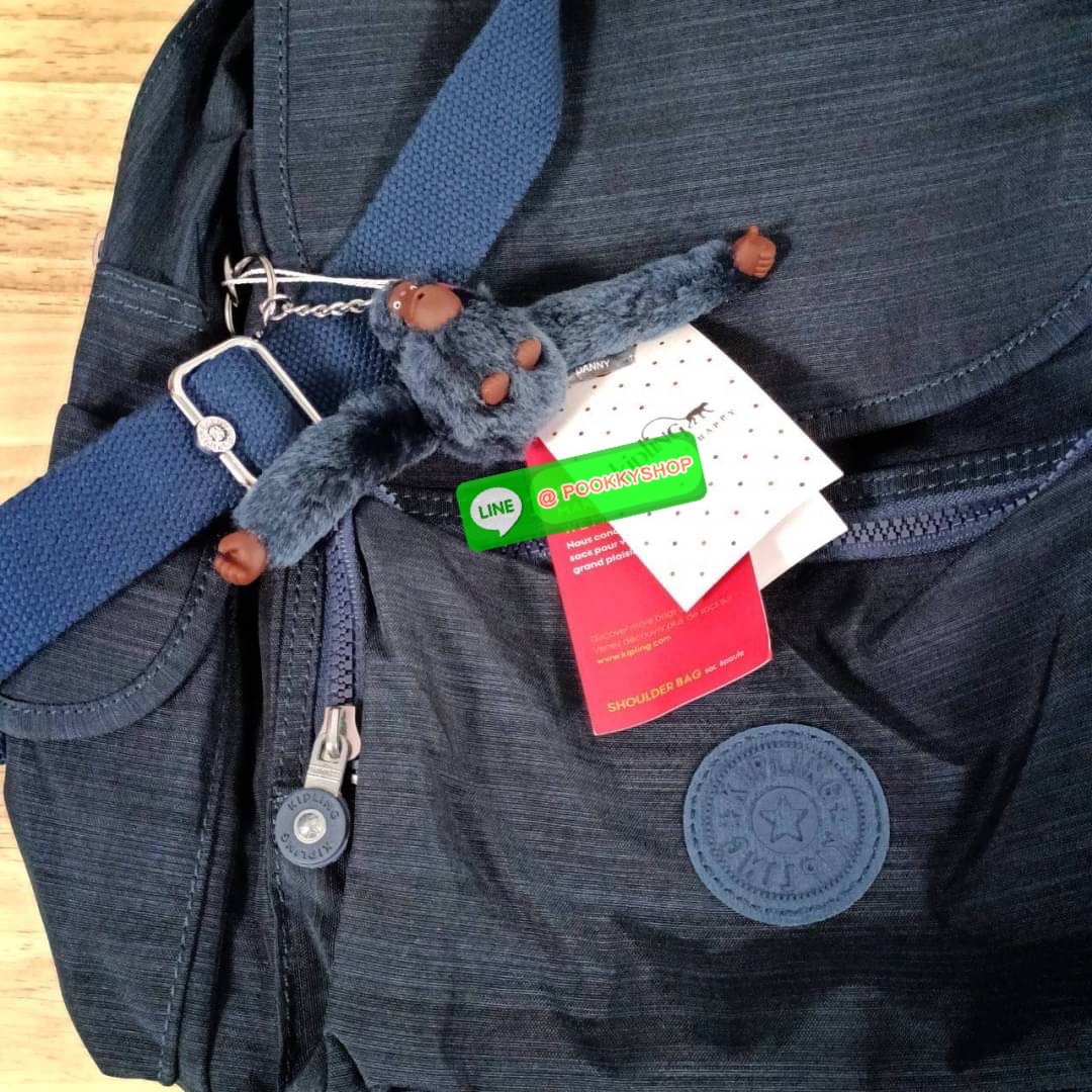 Kipling City Pack Medium Backpack กระเป๋าเป้ Kipling ขนาดกลาง วัสดุ Polyester 100% มีหูหิ้วด้านบน -ด้านหลัง มีซิปหลัง 1ช่องลึก -ด้านข้างมีช่องใส่ของเล็กน้อยทั้ง 2 ด้าน เปิด-ปิด ด้วยกระดุมแม่เหล็ก -ด้านหน้ามีช่องซิปใส่ของแยก 1 ช่อง และ ช่องปรับขนาดด้วยสายล