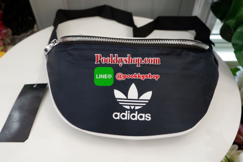 ADIDAS ORIGINALS ADICOLOR WAIST BAG Best seller! **ดาราเซเลปใช้กันเพียบ ช้าอดหมดก่อนนาจา กระเป๋าคาดอก/คาดเอวสุดชิค ดีไซน์เรียบง่าย แต่สะพายแล้วเท่ห์ คลาสสิคสุดๆ อะไหล่เงิน เปิด-ปิด ด้วยซิป ภายในกว้าง ใส่กระเป๋าสตางค์ยาวได้ และของจุกจิกได้ พอประมาณ มีช่องซ