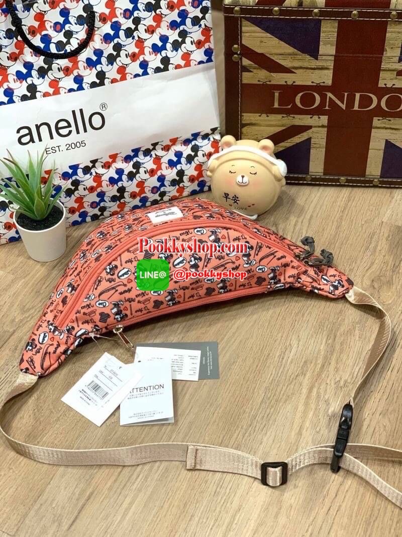 ANELLO กระเป๋าคาดอก CROSSBODY MINI DISNEY X ANELLO รุ่นDT-G010 กระเป๋าทรงคาดอก คาดเอว หรือสะพายครอสบอดี้ จากDisney x anello ซีรีย์ Let's travel with Mickey คอลเลคชั่นใหม่ที่มีการนำทั้ง 5 ประเทศ เอาสถานที่มาวางบนตัวกระเป๋าและมีตัวการ์ตูนสุดคลาสสิคอย่า