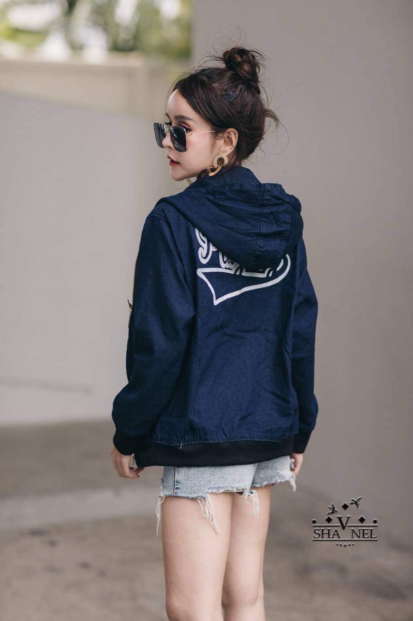 สิ น ค้ า เ ข้ า เพิ่ ม รอบที่เท่าไหร่ก็ไม่รู้ ขายดีฝุดๆ อะไรจะขายดีเบอนี้เข้ากี่รอบก็หมด เบสบอล play. Boy เเพทเทริ์นสวยเนื้อผ้าเกรด A ตัดเย็บโดยช่างผู้ชาญดีไชน์ออกมาเก๋ไก๋อย่าบอกใครเชียว. คัทติ้งเนียบมาก อัพลุค สาวมั่น คอนเฟิม สกีนหน้าหลัง. เพิ่มดีเทลได้