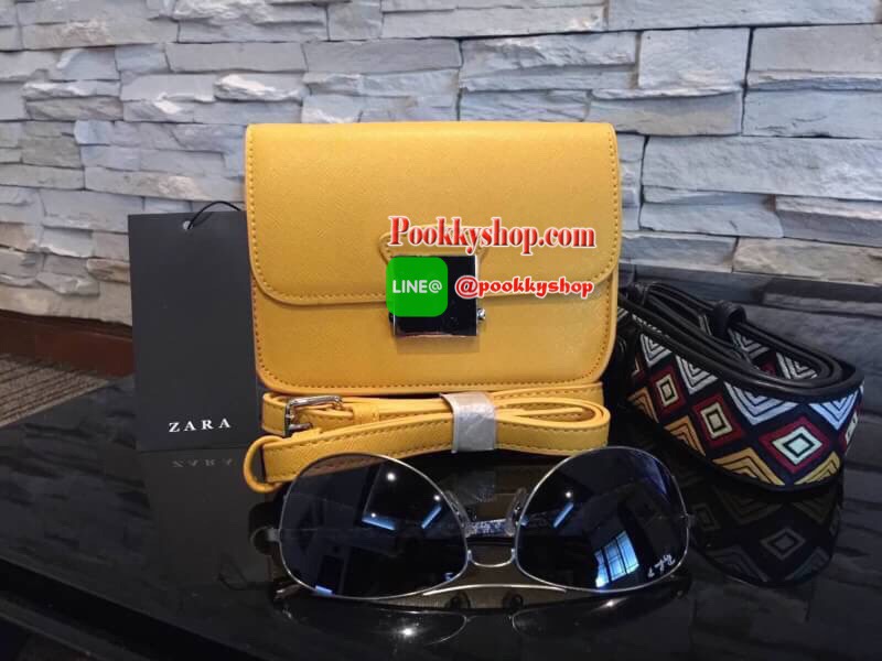 Don't Miss! Best Seller! ZARA CROSSBODY WITH 2STRAPS กระเป๋าถือหรือสะพายทรงคลัชรุ่นยอดนิยมวัสดุหนัง Saffiano อยู่ทรงสวยหรูสไตล์ PRADA แข็งแรงทนทาน ดีไซน์เก๋ไม่ซ้ำใคร เปิดปิดด้วยตัวล๊อคเอกลักษณ์ของ ZARA ภายในมีโลโก้ สามารถใส่มือถือ iphone7+ ได้ โดดเด่