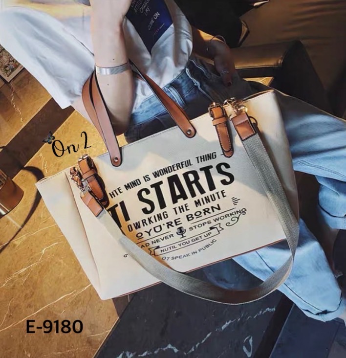 กระเป๋าสะพาย Shopping มาใหม่ หน้าพิมพ์ตัวอักษรภาษาอังกฤษ สายถือแต่งหนัง มาพร้อมสายสะพายยาว
