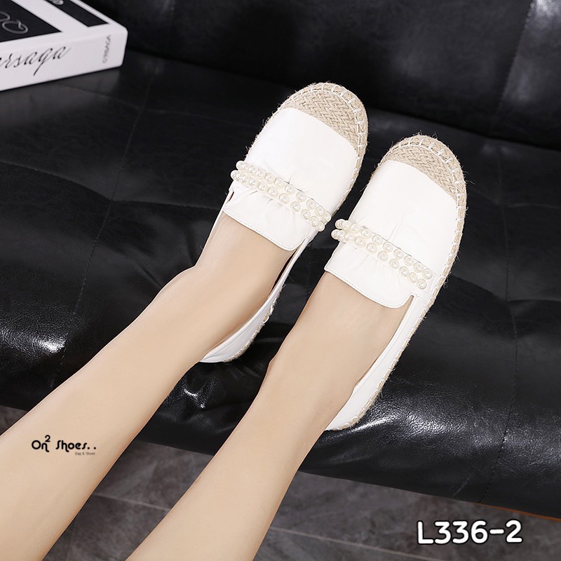 รองเท้าคัชชูหนังทรงEspadrilles แต่งขอบและหัวด้วยปอกระสอบหน้าขับจีบประดับมุกงานสวย ดีเทลน่ารักน่าใส่สินค้าเป็นงานวัสดุเกรดดี งานมีกล่อง