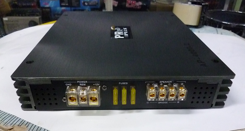 เพาเวอร์แอมป์รถยนต์ 2 CH ด้านข้างของ เพาเวอร์แอมป์รถยนต์ 2 CH คลาส AB ยี้ห้อ PROPLUS กำลังขับ 4000W