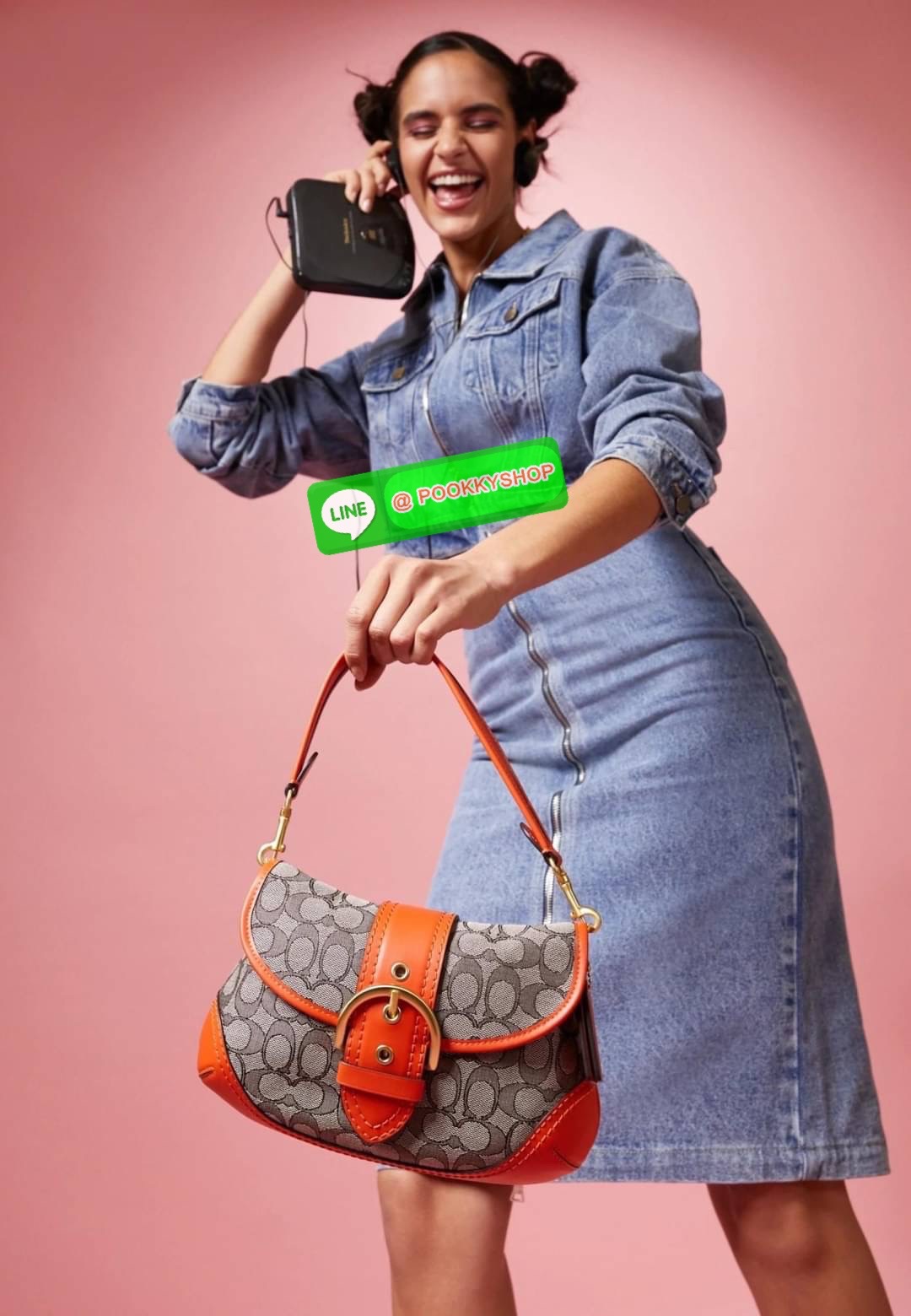 🌟NEW ARRIVAL! วินเทจสุดๆ ใช้กี่ครั้งก็ไม่เบื่อ สวยมากๆค่ะ COACH THE SOHO FLAP LIMITED RE-EDITION!! 💌พร้อมส่ง มาค่าห้ามพลาดคลาสสิค แมทได้กับทุกชุด! 📌รุ่นนี้ต้องมีป้ายแบรนด์Limitedห้อยมาด้วยนะคะ วัสดุJacquard +หนังแท้สวยงาม เปิด-ปิดก