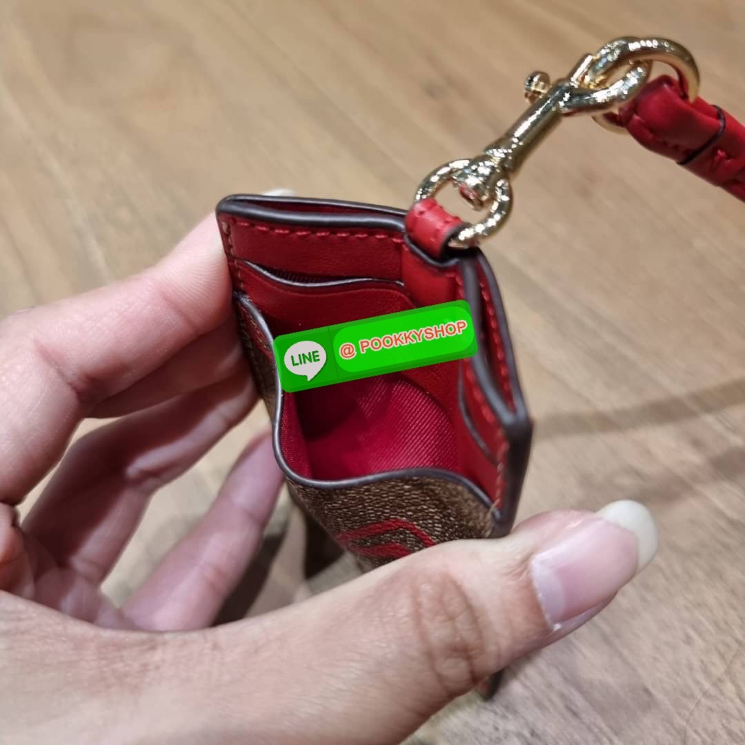 กระเป๋าใส่บัตรคล้องคอ Coach card holder ราคาพิเศษสุดๆ!!! ของหายาก!! ง่ายๆแบบไม่ธรรมดา!! คลาสสิคแต่มีดีเทลโดดเด่น!! กระเป๋าถนอมบัตร พร้อมสายคล้องคอ ดีไซน์ลวดลายสวย ดูดีทุกแบบ ใช้งานง่าย พกพาสะดวก จะใส่บัตรพนักงาน บัตรเครดิต บัตรปชช. ใบขับขี่ และบัตรอื่นๆที