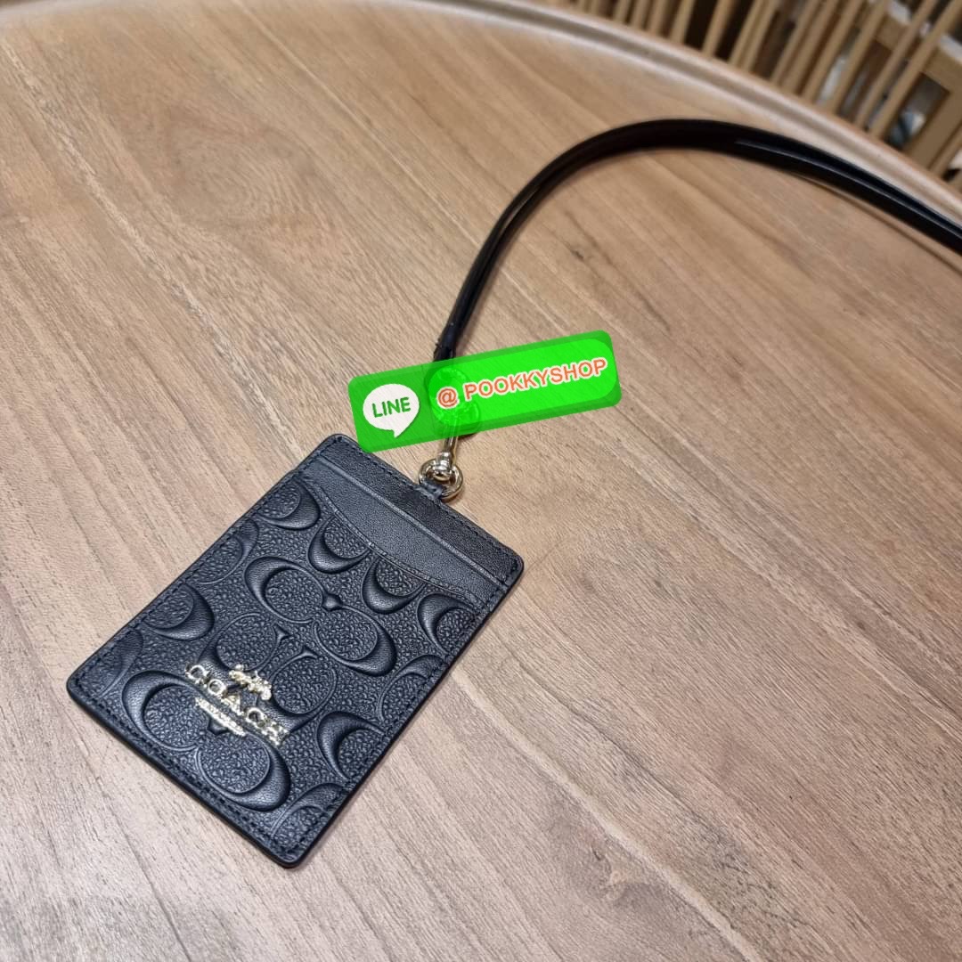 กระเป๋าใส่บัตรคล้องคอ Coach card holder ราคาพิเศษสุดๆ!!! ของหายาก!! ง่ายๆแบบไม่ธรรมดา!! คลาสสิคแต่มีดีเทลโดดเด่น!! กระเป๋าถนอมบัตร พร้อมสายคล้องคอ ดีไซน์ลวดลายสวย ดูดีทุกแบบ ใช้งานง่าย พกพาสะดวก จะใส่บัตรพนักงาน บัตรเครดิต บัตรปชช. ใบขับขี่ และบัตรอื่นๆที