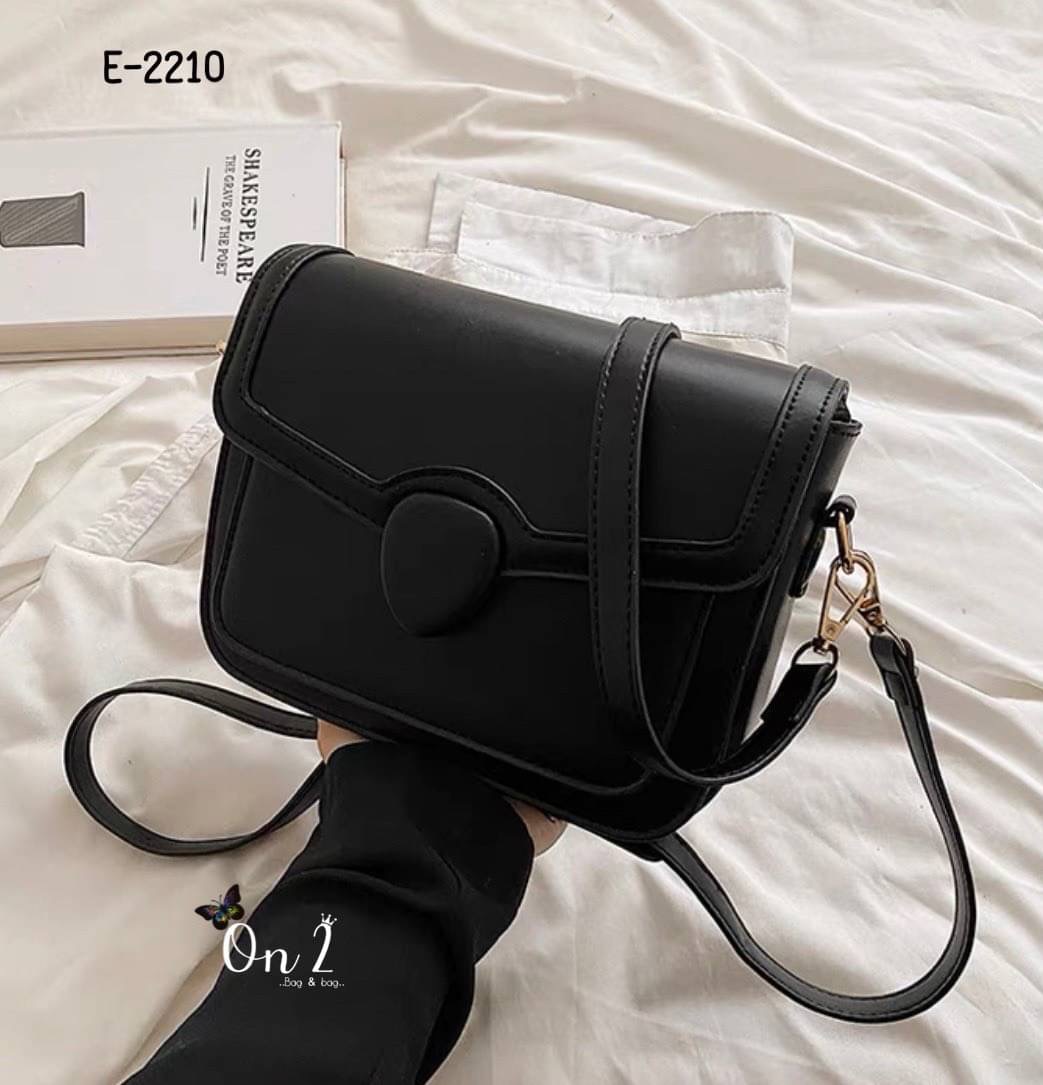 พร้อมส่งค้า แนะนำให้ลอง สะพายมาละมุนมากๆ เป็นใบโปรดที่เเมชได้ทุกลุค รับรองเป็นใบเก่งอีกใบ ทีได้ใช้บ่อยแน่นอน