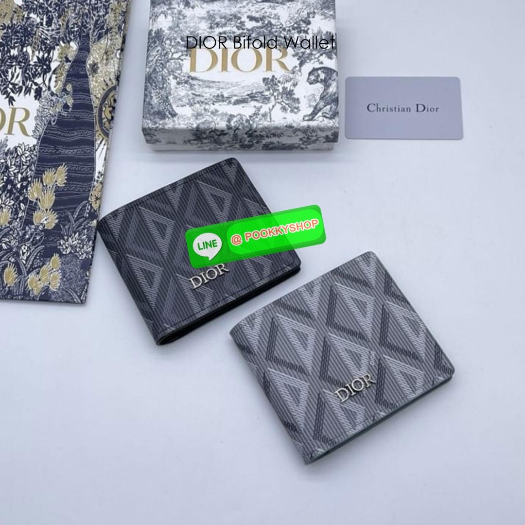 DIOR Bifold Wallet with CD Diamond Print กระเป๋าสตางค์ใบสั้น พิมพ์ลวดลาย Diamond หรูหรา โทนสีใช้งานง่าย คลาสิกตามแบบฉบับแบรนด์ ไอเท็มที่ท่านชายห้ามพลาดค่ะ มาพร้อม Box Set ที่สุด Special exclusive