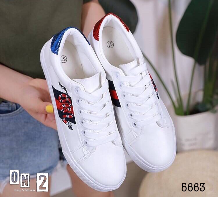Sneakers style ผ้าใบแบบผูก สไตล์กุชชี่ White New Ace Sneakers ทรงนี้เป็นทรงที่ใส่ได้เรื่อยๆคะ สีขาวแมทช์ง่ายเข้ากับชุดเท่ห์ๆ ของสาวได้เยอะ งานเกรดดีราคาย่อมเยา เป็นอีกคู่ที่ควรมีติดไว้นะคะ