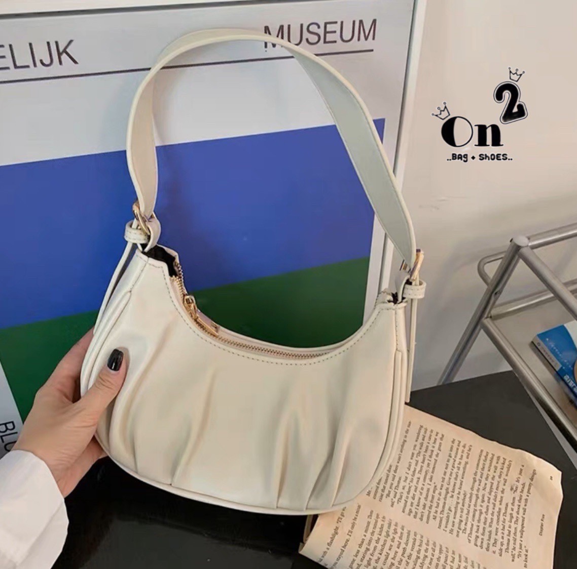 📣 Korean style bag 🇰🇷 กระเป๋าหนังPU ทรงโค้ง มีสายหนังสั้น 1 เส้น และสายยาว 1เส้น ปรับความยาวได้ รุ่นนี้สวยเก๋ ดูแพงมากกกก
