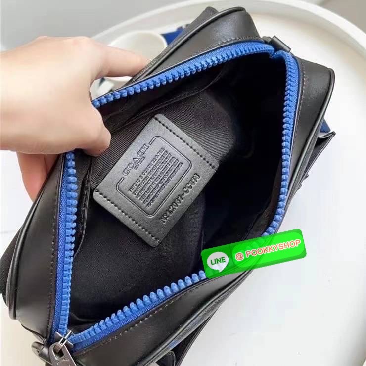 COACH TRACK CROSSBODY IN COLORBLOCK SIGNATURE CANVAS WITH COACH PATCH (C6657) 🛍🛍กระเป๋าสะพายทรงแมสเซ็นเจอร์ ทรงสวยรุ่นที่ต้องมีติดตัวคะหนุ่มๆ จุของได้เยอะมากแบ่งเป็นสัดเป็นส่วน วัสดุหนังแคนวาสสลับหนังแท้ กระเป๋ามีตัว ล็อค มีซิปด้านใน ด้านห