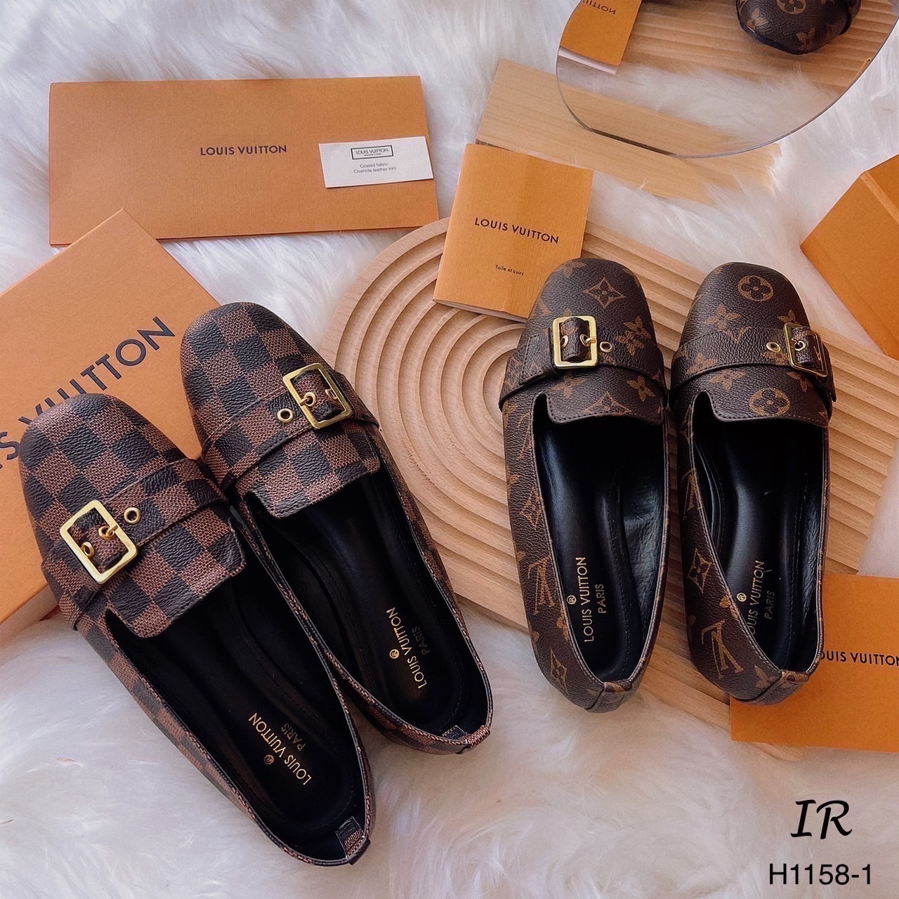 รีพีทแบบขายดี!!! พร้อมส่ง !!! LV คัทชูแต่งอะไหล่ หนังสวยมากกกก พื้นกันลื่น อย่างดี ปั้มแบรนด์งานดี มากค่ะ ถ้าเทียบ คุณภาพ ถือว่าเกินเบอร์เลยค่า