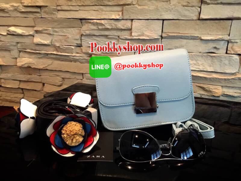 Don't Miss! Best Seller! ZARA CROSSBODY WITH 2STRAPS กระเป๋าถือหรือสะพายทรงคลัชรุ่นยอดนิยมวัสดุหนัง Saffiano อยู่ทรงสวยหรูสไตล์ PRADA แข็งแรงทนทาน ดีไซน์เก๋ไม่ซ้ำใคร เปิดปิดด้วยตัวล๊อคเอกลักษณ์ของ ZARA ภายในมีโลโก้ สามารถใส่มือถือ iphone7+ ได้ โดดเด่