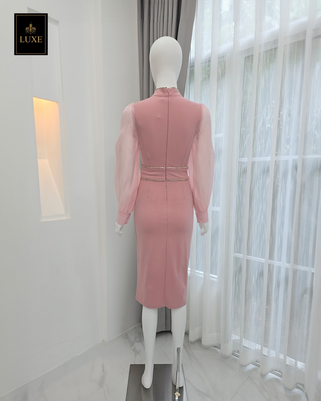 เดรสแฟชั่น เดรสกี่เพ้าเสื้อแขนยาวปลายแขนพอง กระโปรงทรงสอบผ่าหน้าขา