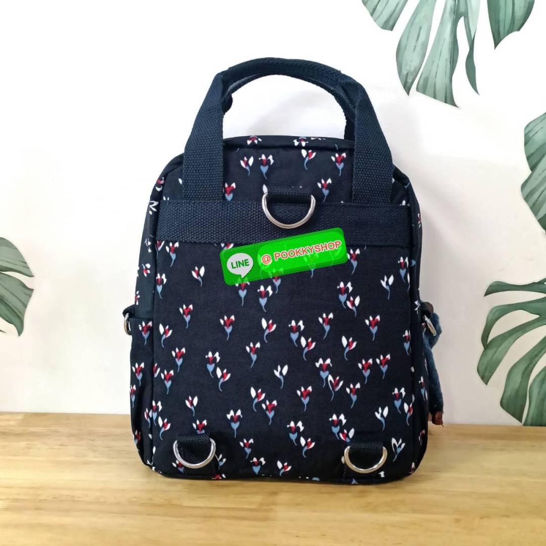 KIPLING 3 WAYS MINI BACKPACK ซับในลายตาราง กระเป๋าสะพาย 3 Ways รุ่นใหม่ วัสดุ Nylon & Polyester 100% หูหิ้วหนังปั๊มชื่อแบรนด์ สายสะพายยาวเลื่อนปรับได้ free size และ สามารถถอดได้ สามารถถือหรือสะพายได้ จะสะพายไหล่ สะพายเฉียง Crossbody หรือจะคล้องสายเป็นเป้ส