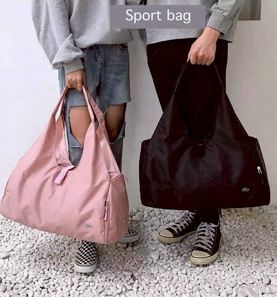 Alo Sport Bag กระเป๋าเดินทาง น้ำหนักเบา สายออกกำลังกายหรือเดินทางแนะนำเลยค่าา มีช่องใส่ของของ ใส่รองเท้าได้ เกร๋สุดๆ