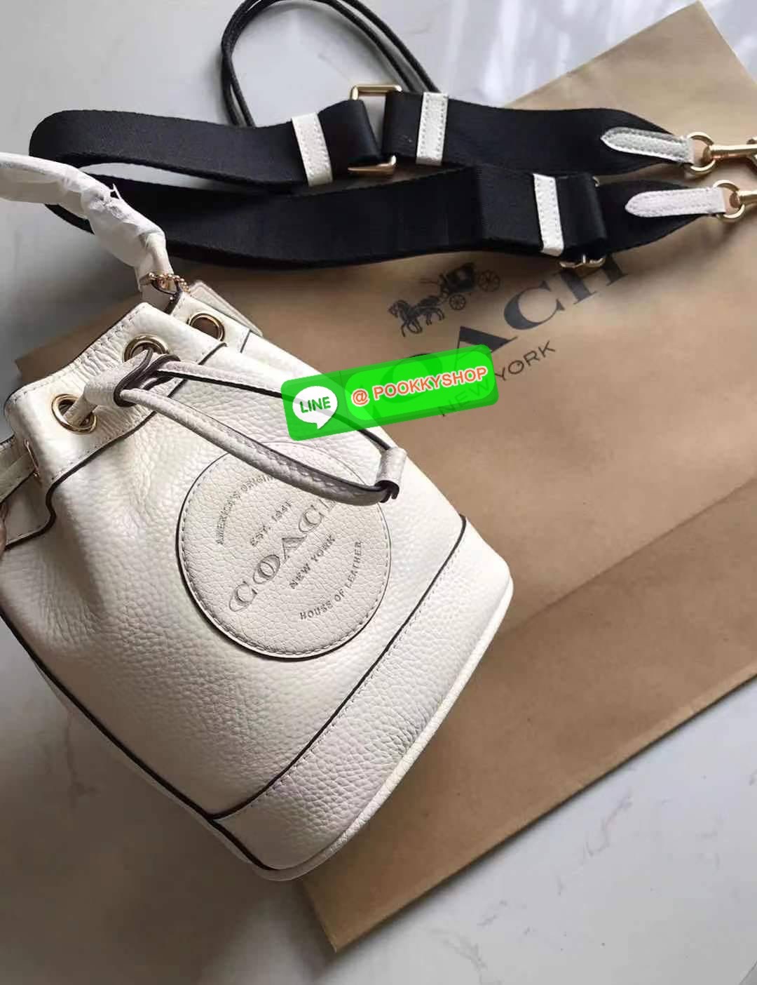 New arrival! 🌈น้องใหม่ล่าสุด สวยหรู ดูดีมากๆค่ะ! COACH DEMPSEY DRAWSTRING BUCKET BAG ((C4100//C4102)) พร้อมส่งที่ไทยค่ะ! กระเป๋าทรงขนมจีบ หนังแท้นิ่มสวยมากๆค่ะ จุดเด่นด้านหน้าปั้มโลโก้แบรนด์ ปากกระเป๋าแบบหูรูดใช้งานง่าย ภายในสามารถใส่ของจำเป็นในชี
