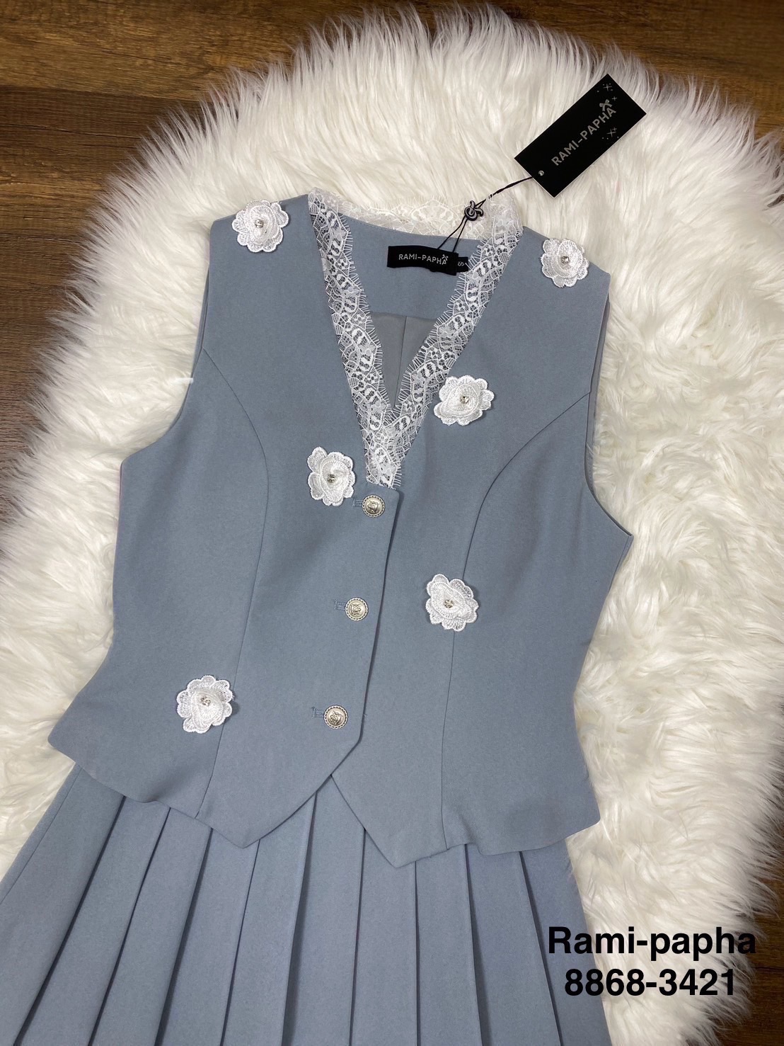 ชุดเซทแฟชั่น ชุดเซต โทนสีฟ้าครามสีสวยหรูมากๆค่ะ ดีเทลแต่งดอกไม้3Dประดับเพชร