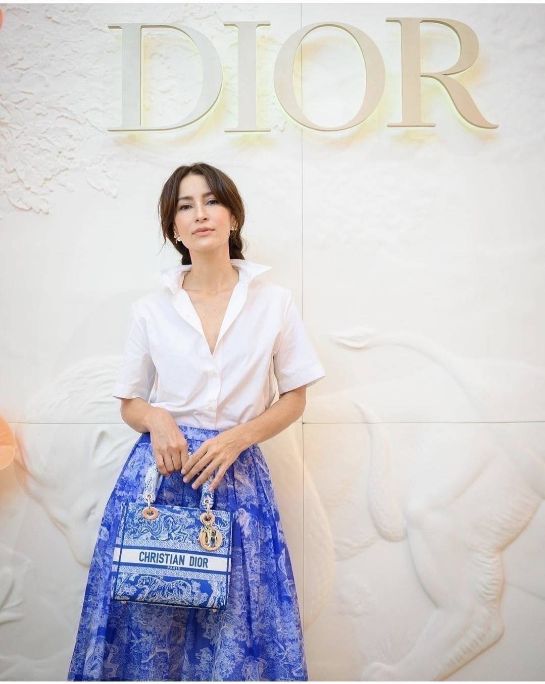 Set เสื้อเชิ้ตคอปกสีขาว มาพร้อมกับกระโปรงพิมพ์ลาย ผ้านุ่มลื่นมีซับใน ใส่ได้ทุกโอกาส ผ้าดีมาก บอกเลยว่าชุดนี้จะใส่ทำงาน ใส่เที่ยว ชิวๆ สวยหรูดูแพงมากค่า