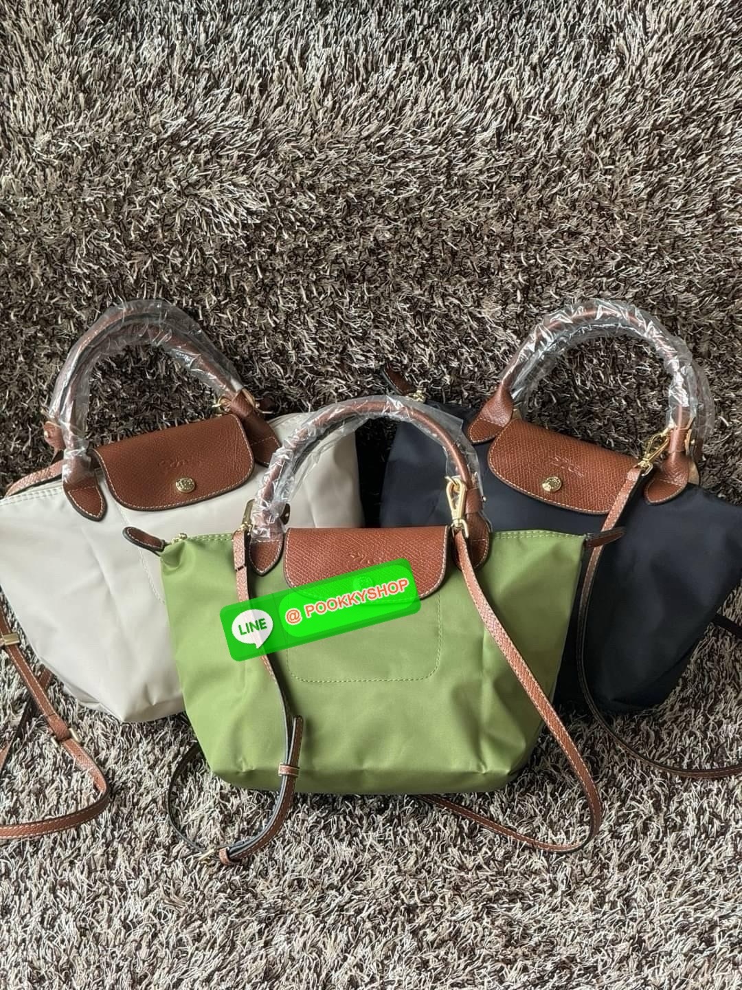 LONGCHAMP LE PLIAGE ORIGINAL S HANDBAG Crossbody Bag กระเป๋าสะพายไหล่ รุ่น Original มีเอกลักษณ์อันโดดเด่นของรุ่นไอคอนนิคของ Longchamp อย่าง Le Pliage (เลอ ปลิยาจ) โดย Longchamp ได้รับแรงบันดาลใจจากศิลปะการพับกระดาษแบบ Origami (โอริกามิ) ในการสรรค์สร้างกระ
