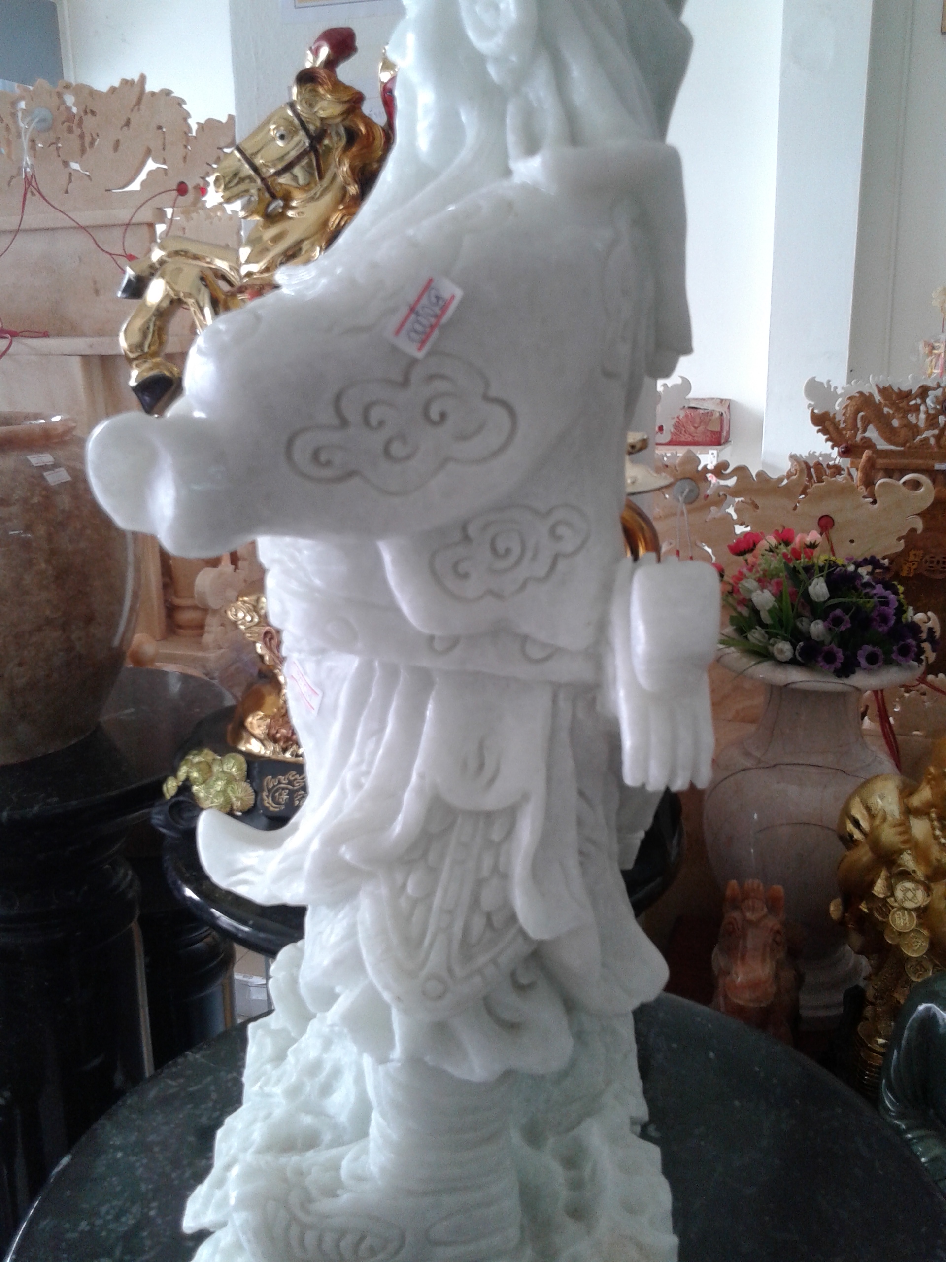 เทพเจ้ากวนอู หินอ่อน สูง 50 กว้าง 20 เซนติเมตร