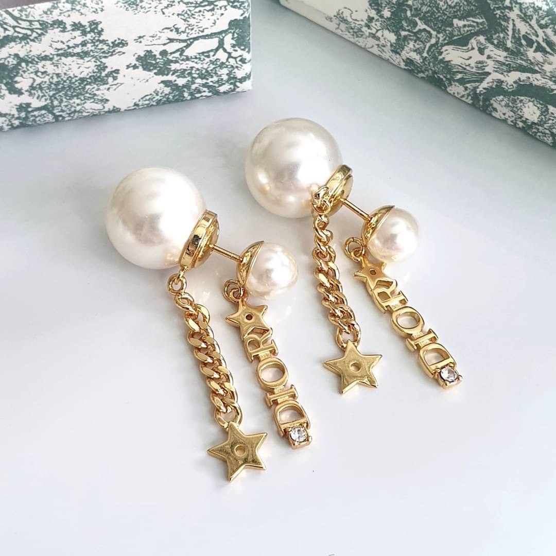 Super Hi-End Quality !!!! ((งาน 1:1 เหมือนในช็อปมากที่สุดในท้องตลาด)) Christian Dior Earring ต่างหูดิอองาน 1:1 เหมือนของแท้เป๊ะๆค่ะ รับรองงานสวยมากกกกก ดูหรู ดูผู้ดีสุดๆ งานดี เพชรคุณภาพดีมากๆมากๆคะรับประกันความพอใจเลยค่ะ ตัวเรือนสีทอง งาน laser stamp เหม