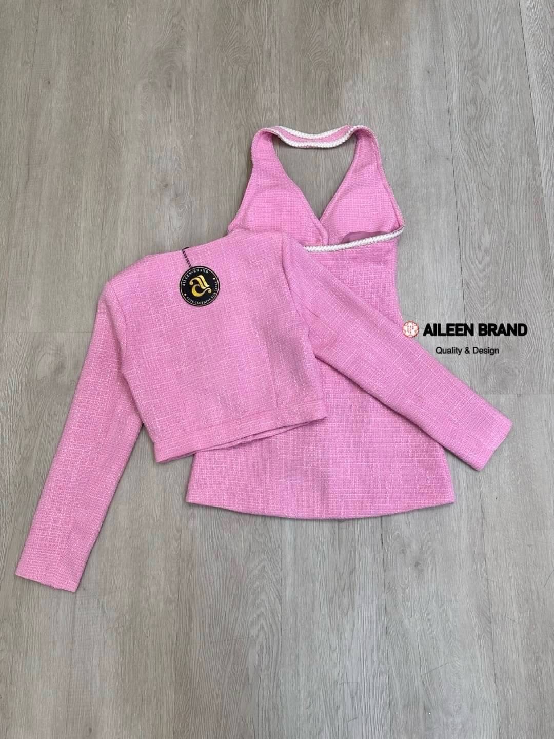 ชุดเซทแฟชั่น Set 2 ชิ้น มินิเดรสเนื้อผ้าทวิตคอวีแขนกุด กระโปรงทรงตรงพร้อมกับเสื้อคลุมแขนยาว