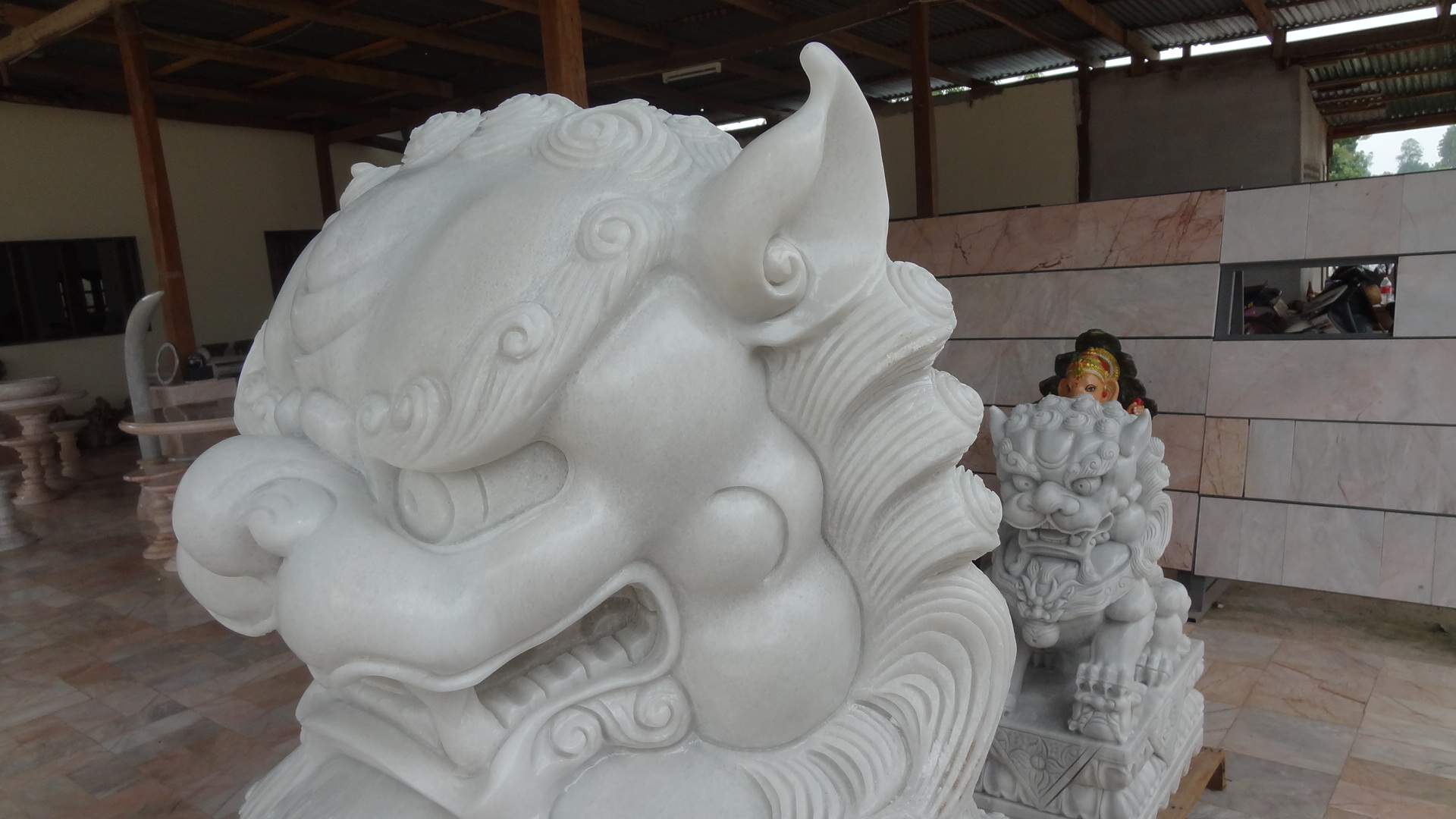 สิงโตปักกิ่ง ขนาด สูง 150 กว้าง 56 ยาว 88 เซนติเมตร