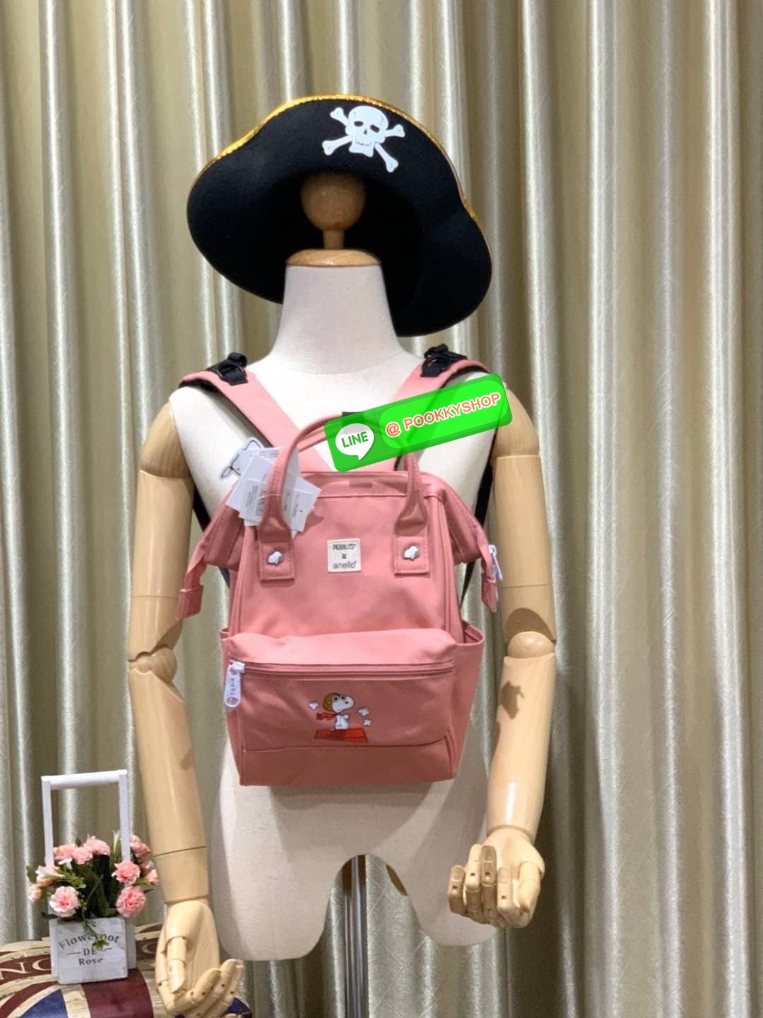 ANELLO x Peanuts Backpack (Size Kids) os-s043 ได้ Collaboration หรือเป็นการร่วมงานกับตัวการ์ตูนสุดคลาสสิคอย่าง Peanuts มานำเสนอโดยเอาคาแลคเตอร์ ในการใช้ชีวิตประจำวัน ที่เหมาะสม มาวางบนตัวกระเป๋า กระเป๋า anello (อเนลโล่) กระเป๋าเป้แบรนด์ของญี่ปุ่น ที่มีเอก