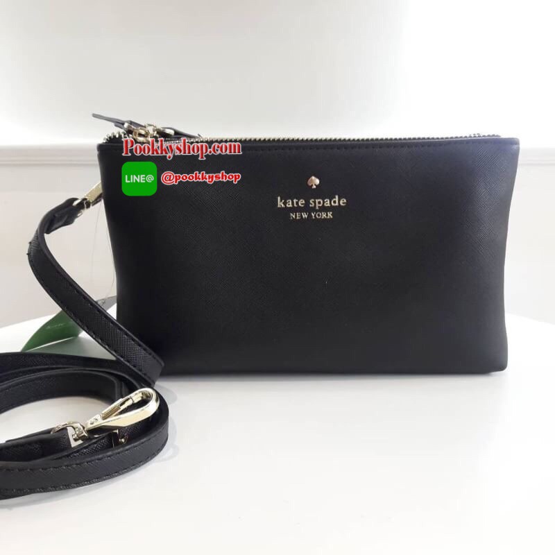 BEST SELLER!! KATE SPADE 2 ZIPS CROSSBODY BAG กระเป๋าสะพายครอสบอดี้ ทรงน่ารัก เปิดปิดกระเป๋าด้วยซิป2ช่อง ด้านในมีช่องซิป อีกด้านมีช่องใส่ของ หนังนื่ม นุ่มมือ สายสะพายเลื่อนปรับระดับได้ สามารถใส่กปต.ยาว ได้พอดีน้าา บอกเลยว่า เริ่ดมากจริงๆ คุ้มค่าราคาที่สุด