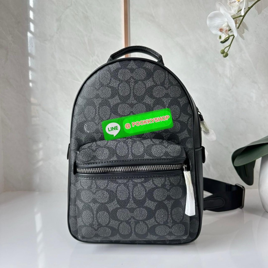 COACH CHARTER PACK LEATHER (CP162) 🔖กระเป๋าคาดอก/คาดหลัง ขนาดกำลังดีน่ารัก 🔖วัสดุ: หนังแท้ทั้งใบคะ 🔖เปิด-ปิดแบบซิป ภายในโล่ง มีช่องย่อย1 ช่อง ช่องซิปด้านหน้า1ช่อง 🔖สายสะพายสามารถปรับระดับได้