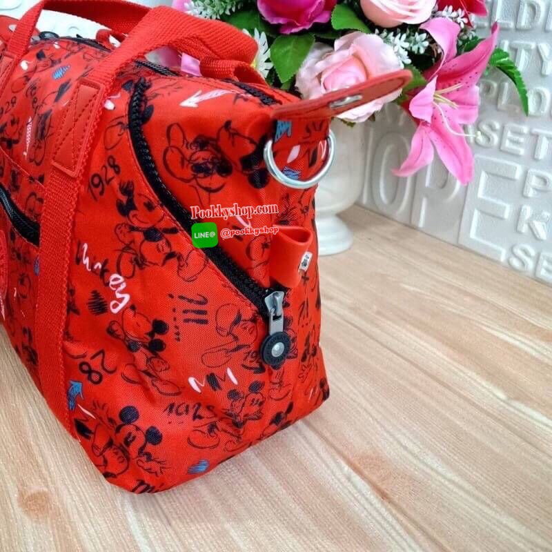 Disney's® 90 Years of Mickey Mouse Handbag 👍 รุ่น ART size M 👍กระเป๋าผ้าคิปลิงสะพายไหล่ได้ ครอสบอดี้ได้ มีสายยาวให้ 👍สามารถปรับสไตล์กระเป๋าได้2รูปแบบ เป็นtote หรือเก็บหูกระเป๋าก็ได้ 👍ช่องใหญ่ใส่ของได้จุ เปิดปิดด้วยซิป