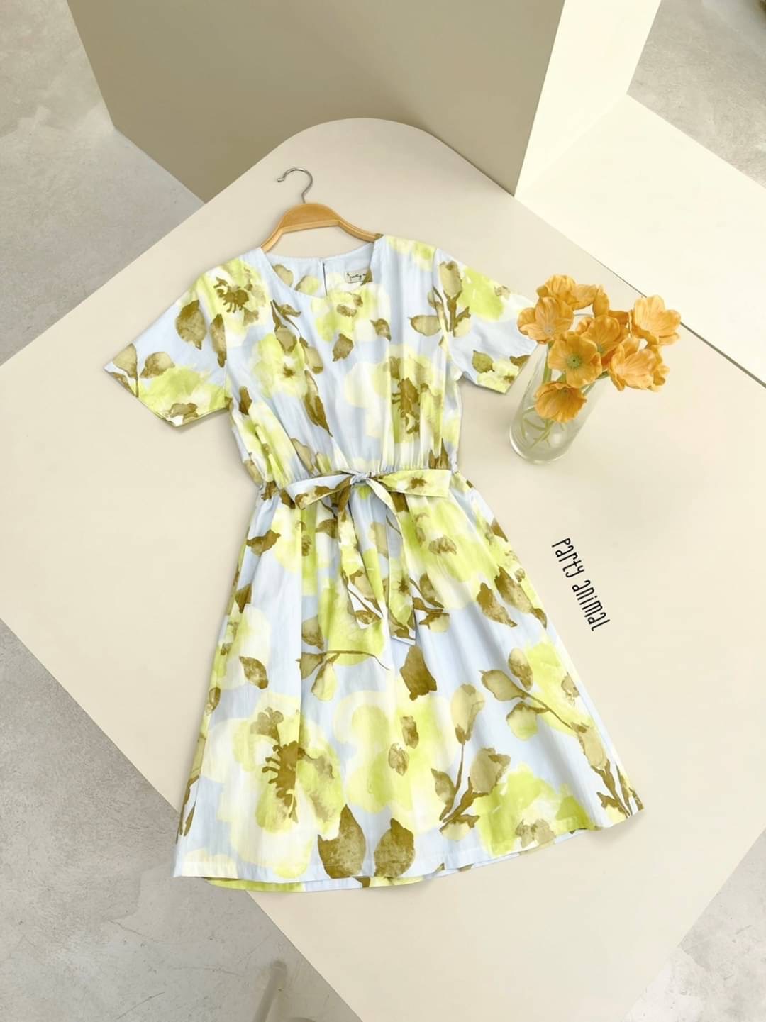 🌻🌸🪸ลายดอกไม้คิ้วท์ๆค้าา🥰🥰เดรสคอกลมแขนสั้นทรงกระโปรงเอบานเล็กน้อย เอวยืด เนื้อผ้าคอตตอน 100% ลายน่ารักค้าา มีซับในกระโปรง มีกระเป๋าล้วงข้างค่ะ 3ลาย