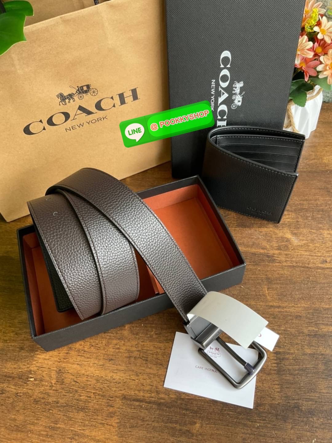 Coach Short Wallet with Belt Set ซื้อ1ได้ถึง 2 💕 Coach Box Set เซตสุดคุ้ม!! มาพร้อมกล่องสุดหรู กระเป๋าสตางค์ + เข็มขัด ชุดกระเป๋าสตางค์ใบสั้น และ เข็มขัด ปั้มโลโก้แบรนด์ คุณภาพดี💕 โดดเด่นด้วยดีไซน์เรียบหรู และ มีเอกลักษณ์เฉพาะตัว กระเป๋าสต