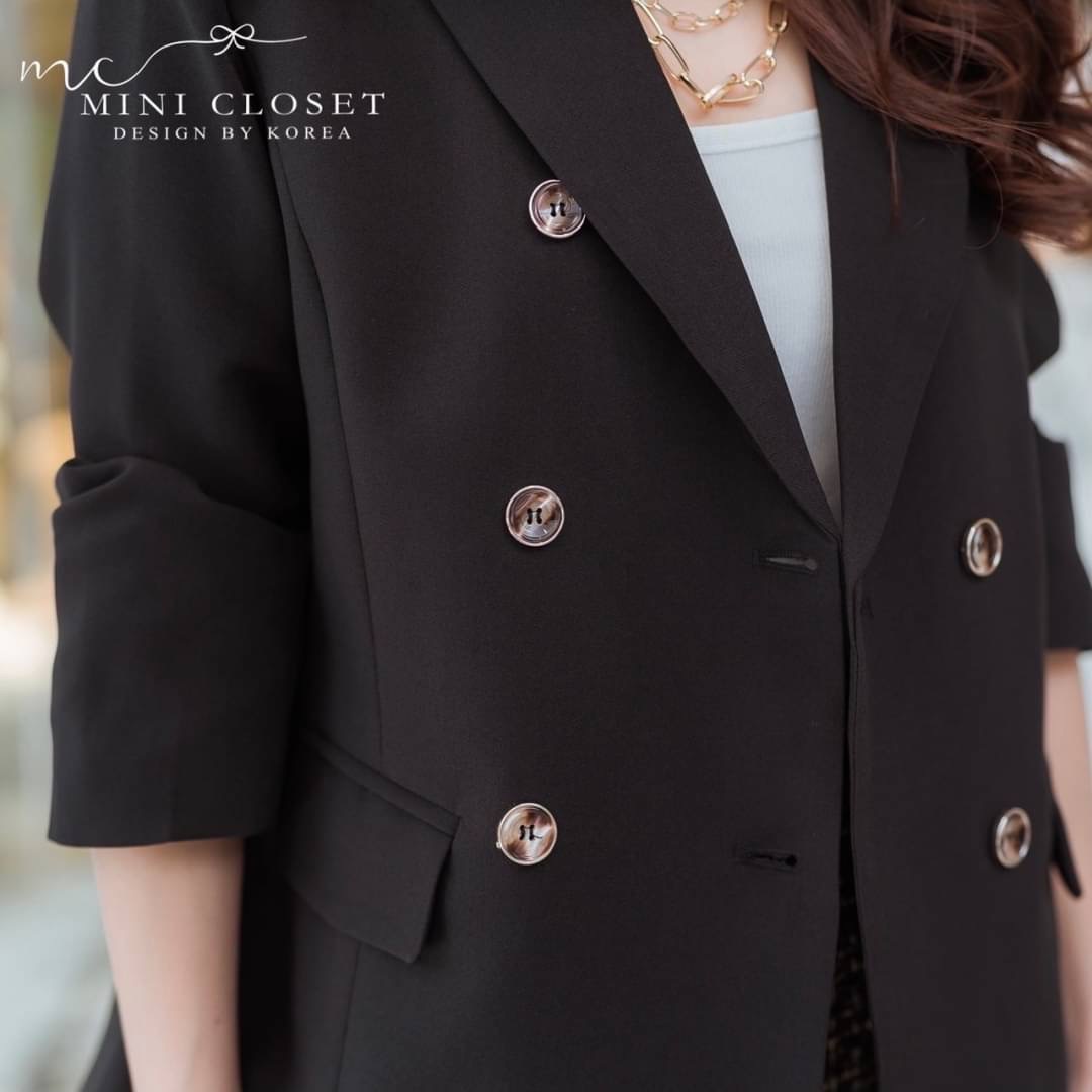 ⛅️Blazer ทรงดีงามมาก⛅️ งานสูท Oversize คุณภาพเนี้ยบๆ ผ้าเนื้อดี งานมีซับในทั้งตัว ความยาวปิดสะโพกบน ใส่ทางการก็ได้ ใส่ชิวๆเก๋ๆก็เอาอยู่ค่ะ