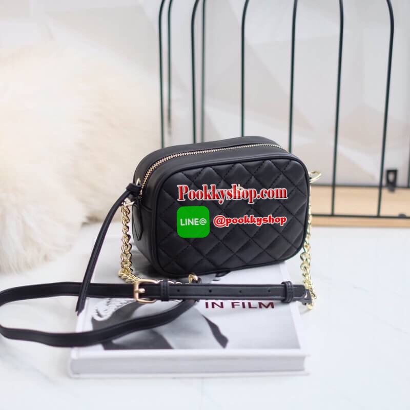New arrival! KEEP ABox กระเป๋าทรงกล่อง น่ารักๆ หนังแกะสังเคราะห์ นิ่มๆ ปักลายตาราง สุด Classic ขนาดกำลังน่ารัก สะพายข้างหรือพาดลำตัว ก้อสวยค่า สายยาว เป็นหนังตัดด้วยโซ่ทอง ปรับระดับได้ ภายในมีช่องแบ่งเก็บของได้เป็นสัดส่วน ใบนี้ complete กับ Look ไหนก้อสวย