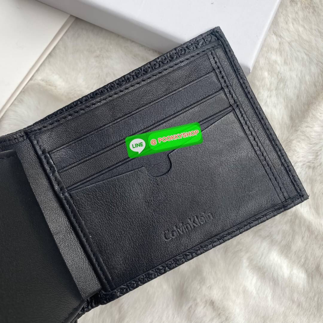 Calvin Klein leather wallet with credit card fold set กระเป๋าสตางค์ใบสั้น และ ที่ใส่บัตรย่อย สุดคุ้มมอบให้เป็นของขวัญหรือใช้เองก็แนะนำค่ะ set นี้มาเท่าไรก็หมดคะ รีบจับจองนะคะ มาพร้อมถุงกระดาษแบรนด์ด้วยนะคะ