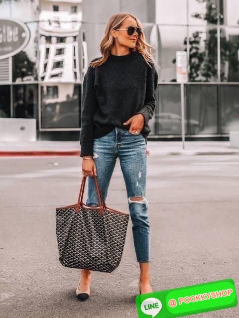 💕 Goyard Saint Louis Pm Bag กระเป๋าสุดคลาสสิกจากแบรนด์เก่าแก่ของฝรั่งเศส ความพิเศษคือแต่ละใบต้องเพนท์ลายโมโนแกรม Chevron ด้วยมือเท่านั้น จึงเป็นเหตุผลที่กระเป๋า Goyard กลายเป็นหนึ่งในกระเป๋าที่คนต้องการ โดยเฉพาะรุ่น St. Louis Tote ที่ว่ากันว่าเป็น